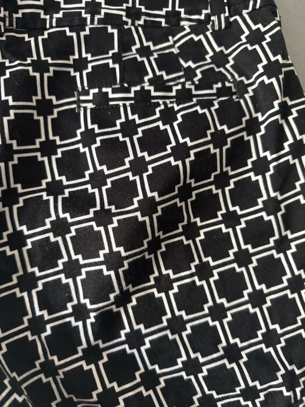 White House Black Market Chino Shorts Black White Design Cotton Spandex Size 10 - Picture 9 of 11